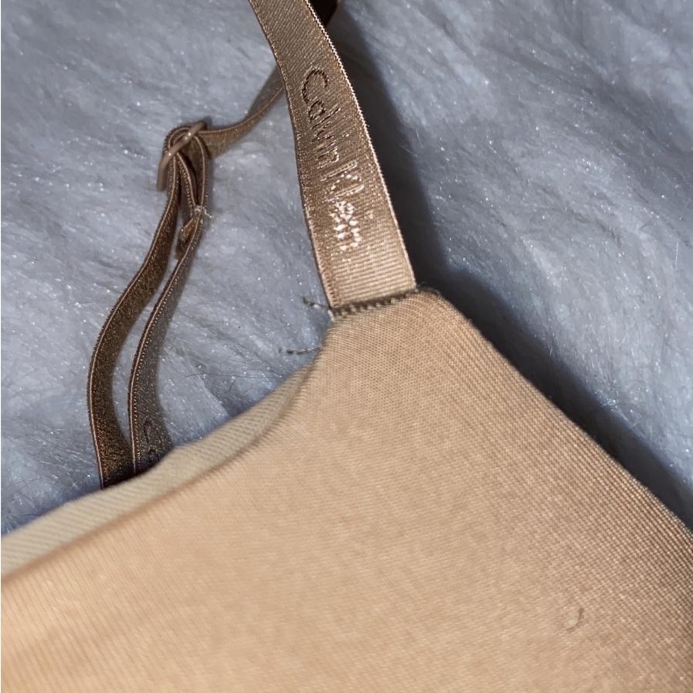 Convertible Strap Lightly Lined Demi Bra
CALVIN KLEIN - Picture 6 of 11